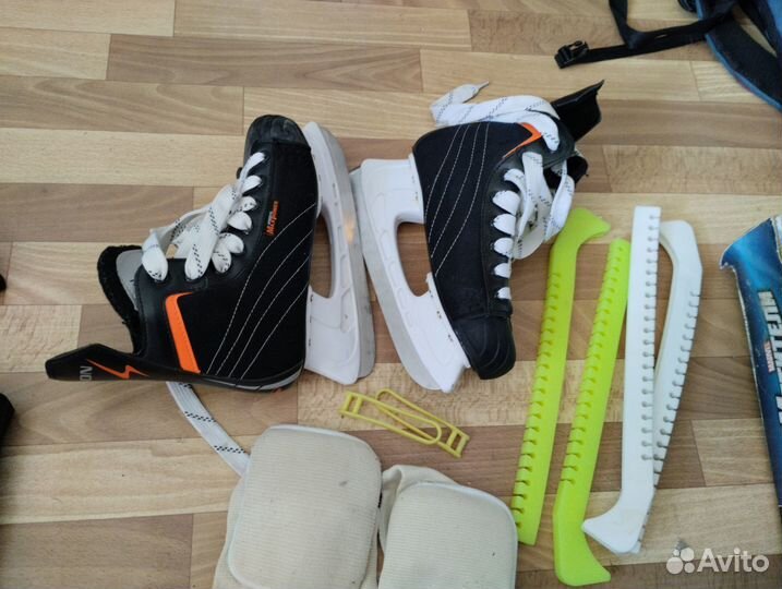 Коньки хоккейные 39 размер