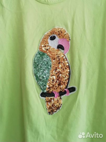 Футболка с попугаем