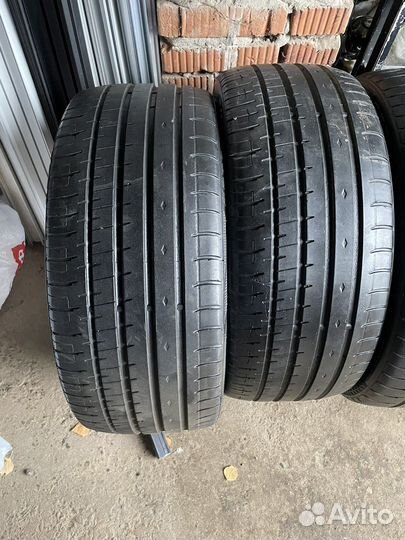 Accelera PHI 2 245/40 R20 и 275/35 R20