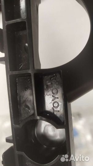 Кронштейн бампера задний правый Toyota Rav4 CA40