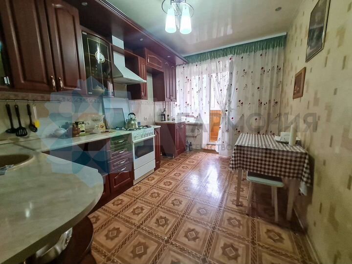 2-к. квартира, 71,4 м², 2/5 эт.