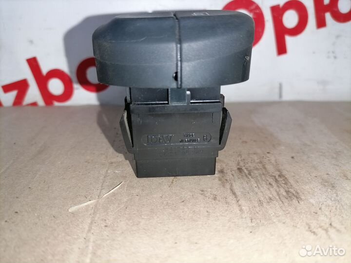 Кнопка обогрева заднего стекла Renault Megane 1