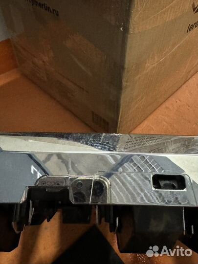 Решетка радиатора Джили Монжаро оригинальная