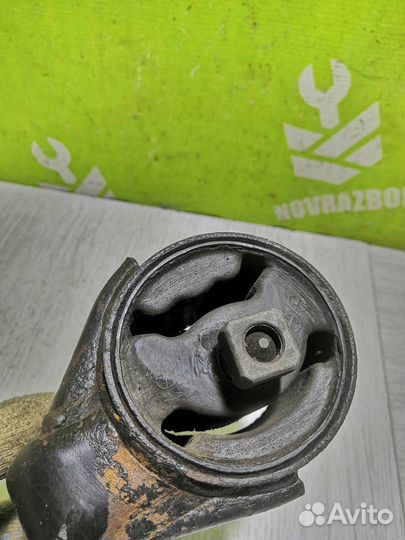 Опора двигателя правая Хендай Акцент 2