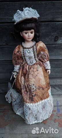 Коллекционная фарфоровая кукла