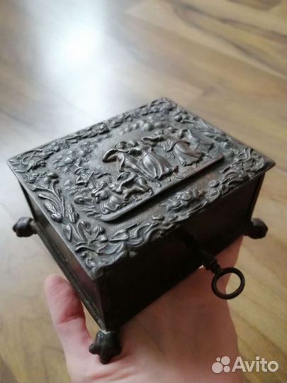 Чугунная шкатулка 