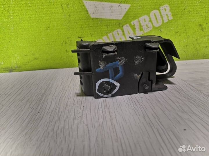 Ручка двери внутренняя левая Фольксваген Гольф 3