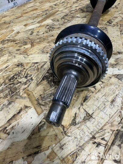 Привод левый в сборе Лада Приора