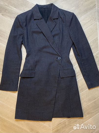 Платье приталенное lime размер S