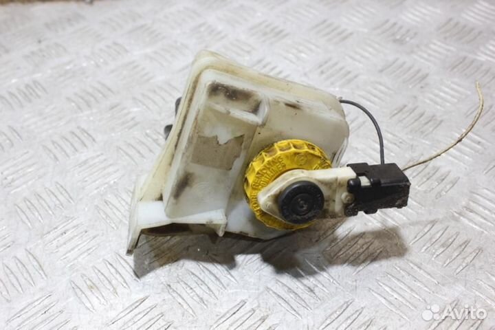 Бачок главного тормозного цилиндра Fiat Marea 1996