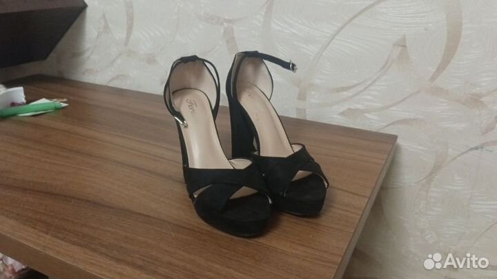 Босоножки Fersini размер 40,б/у