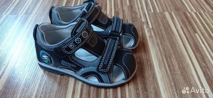 Сандали новые