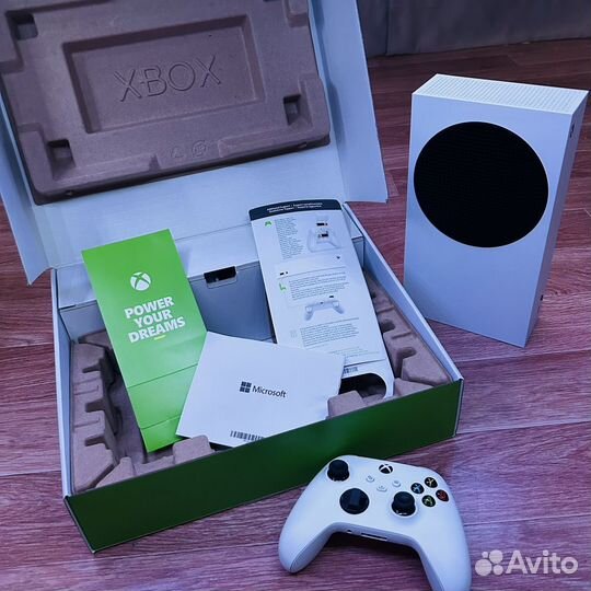 Xbox series s с подпиской game pass