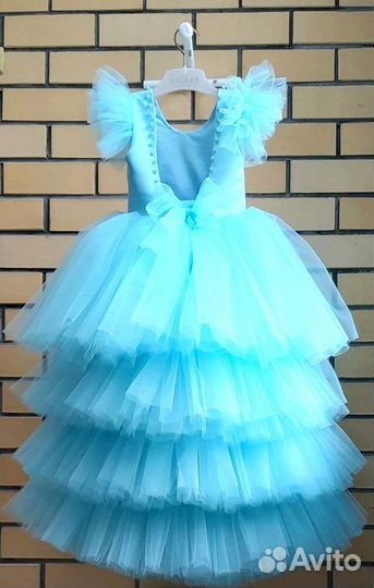 Прокат праздничных платьев в Красногорском