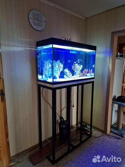Аквариум с тумбой