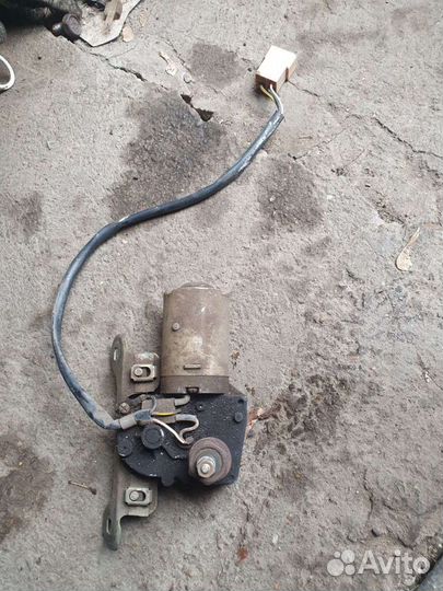 Задний моторчик стеклоочистителя приора универсал