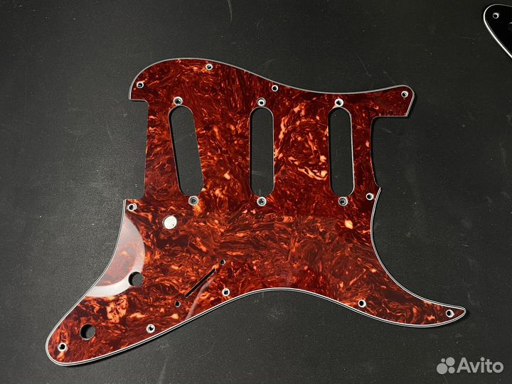 Пикгард для стратокастера красная черепаха