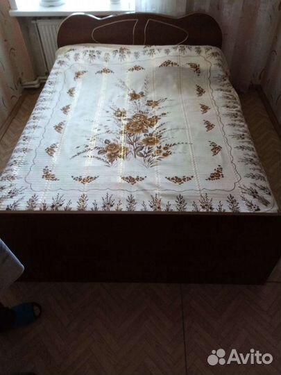 Спальный гарнитур