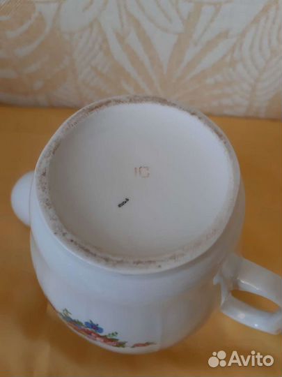 Заварочный чайник,сахарницы