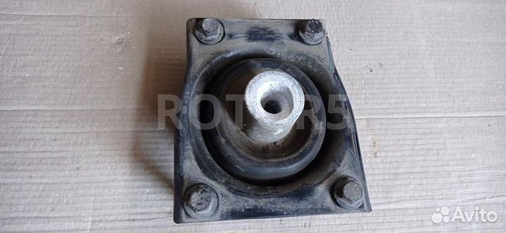 Подушка крепления двигателя передняя Volvo FH 3