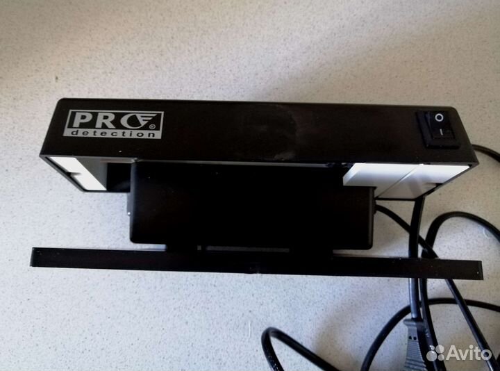 Уф детектор проверки подлинности банкнот PRO 7