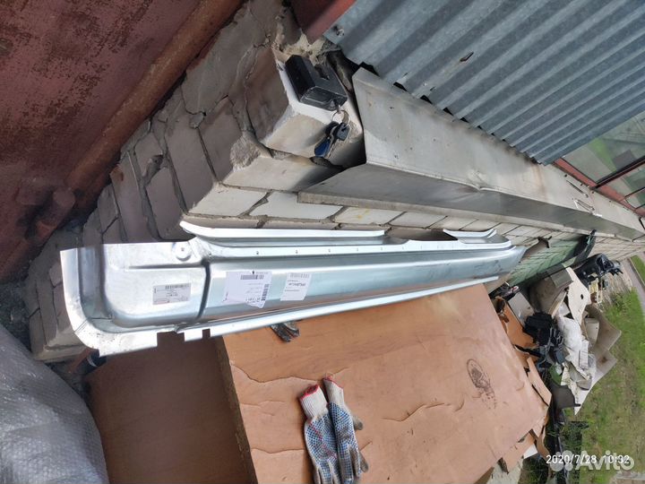 Порог левый Peugeot 307