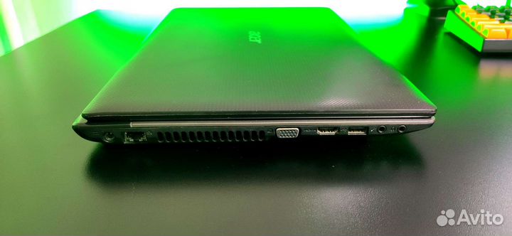 Ноутбук Acer i5/4GB/15.6/Win 10