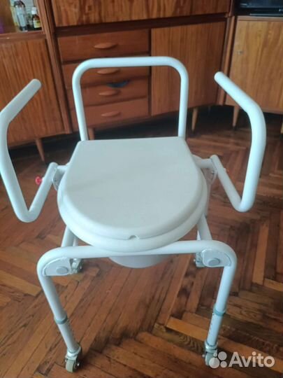 Кресло туалет для инвалидов