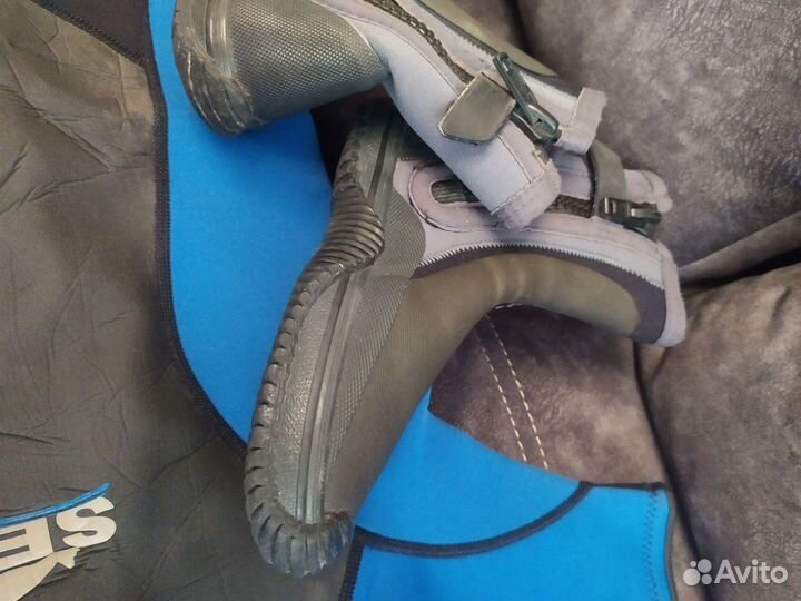 Гидрокостюм