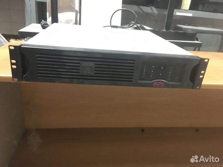 Блок бесперебойного питания Smart-UPS 1500