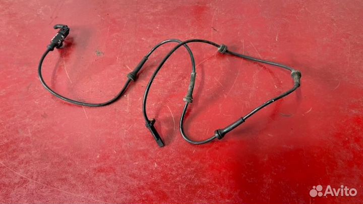 Датчик ABS передний правый Nissan Fuga PY50 Y50