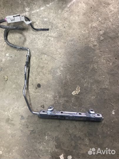 Топливная рампа Toyota Corolla 150/151