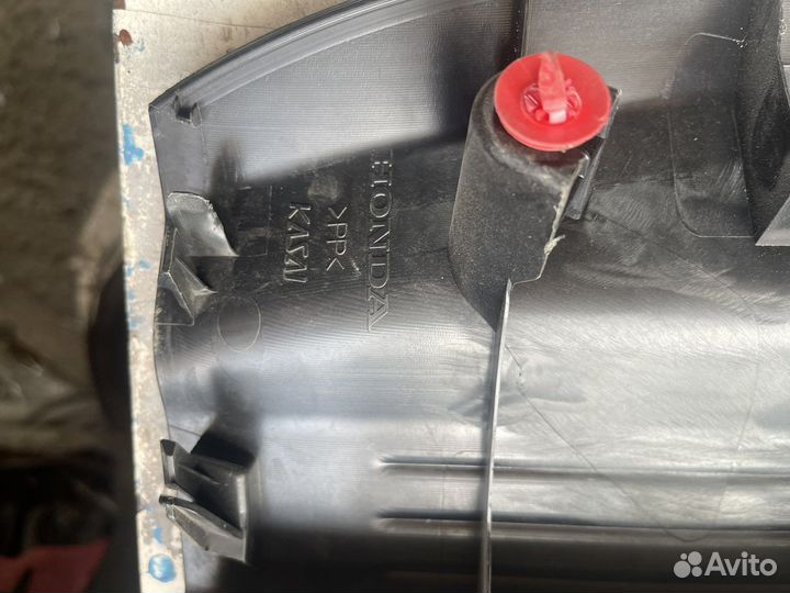 Планка замка багажника Honda Freed гибрид