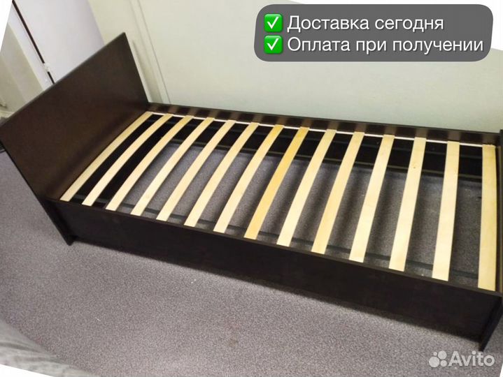 Кровать