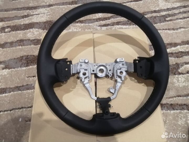 Новый кожаный руль Toyota Avensis