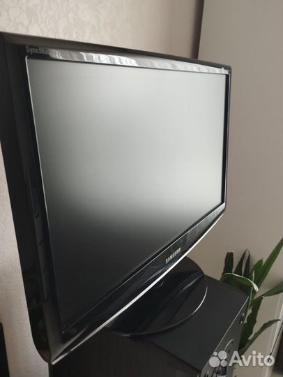 Монитор Samsung 2233