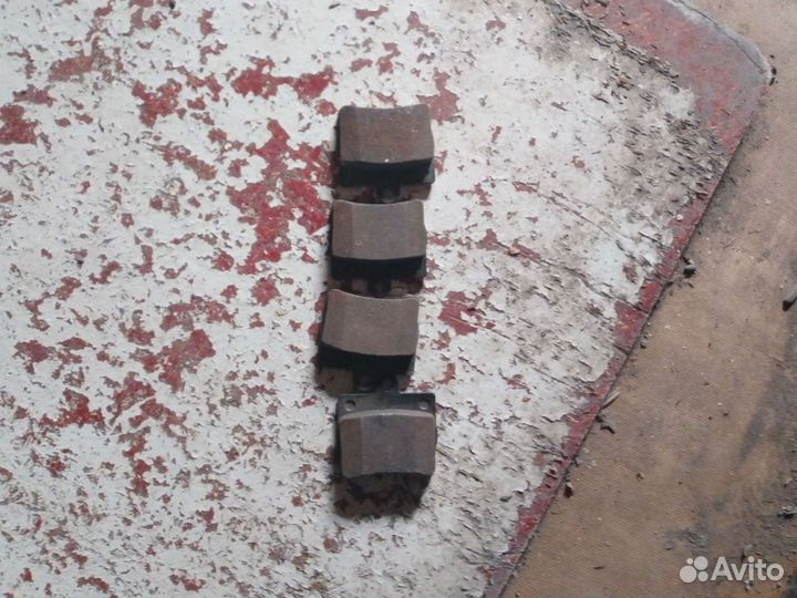 Тормозные колодки на mercedes задние