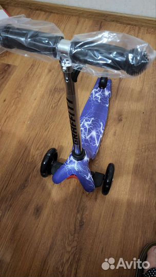 Самокат детский новый