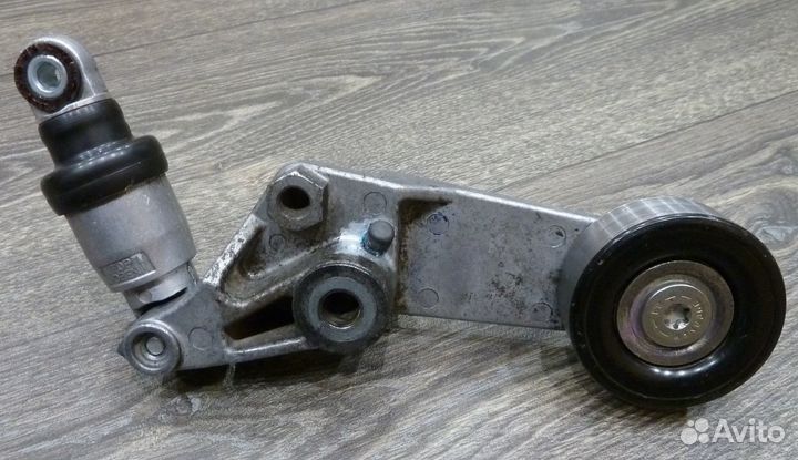 Натяжитель приводного ремня Toyota