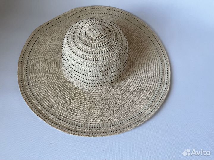 Соломенная шляпа женская