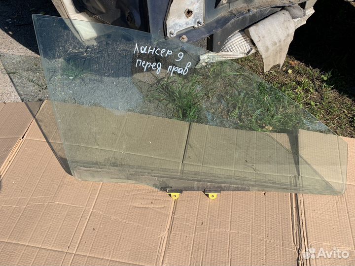 Стекло переднее правое lancer 9