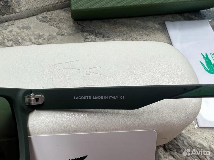 Очки солнцезащитные Lacoste green