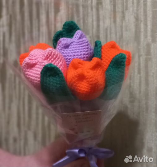 Вязанный букет тюльпанов