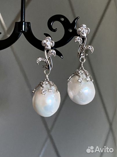 Серьги с округлым барочным жемчугом