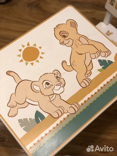 Детский стол со стулом