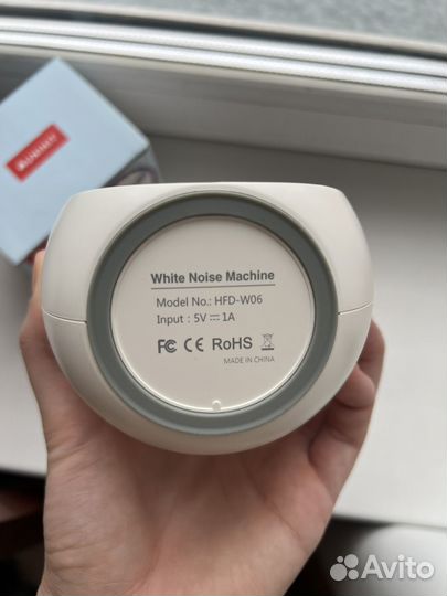 Ночник с белым шумом