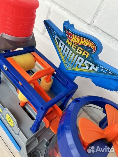 Трек хот вилс автомойка