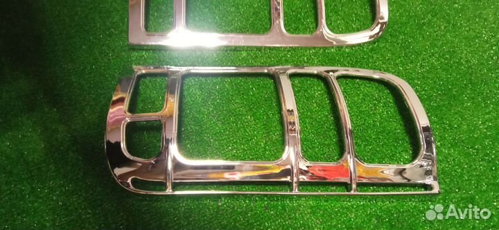 Hiace 89-05 хром накладки задних фонарей пара