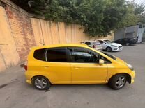 Honda Fit 1.3 CVT, 2004, 325 537 км, с пробегом, цена 380 000 руб.