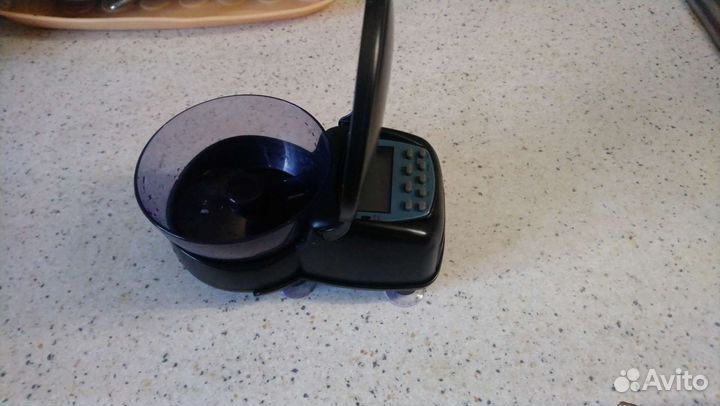 Автоматическая кормушка для рыб